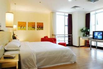 �ƾ�ѹ׮�ھ���Ƶ��ɽ��һ��Ա�³�С���ʧ�� ������΢��Ѱ��(ͼ)...